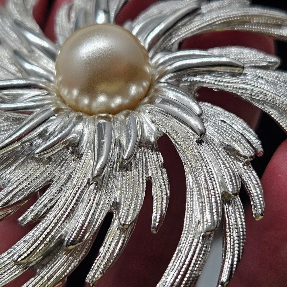 Vtg Lot Sarah Coventry Brooch & Earrings Starburst Pinwheel Faux Pearl & Swirl - Picture 5 of 15